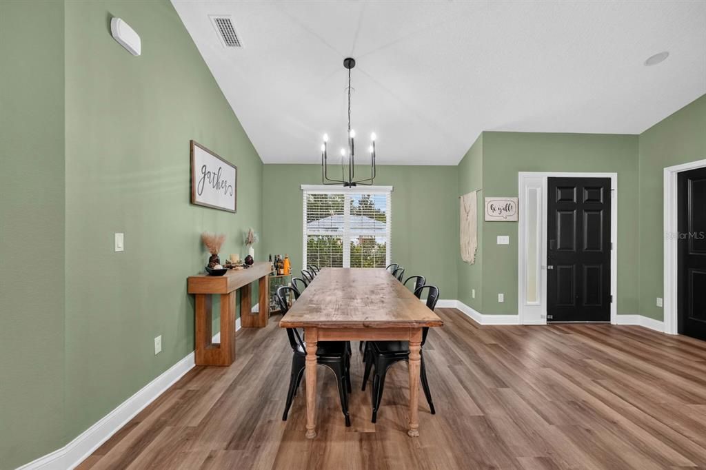For Sale: $410,000 (3 beds, 2 baths, 2117 Square Feet)