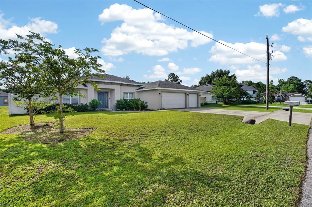 For Sale: $410,000 (3 beds, 2 baths, 2117 Square Feet)