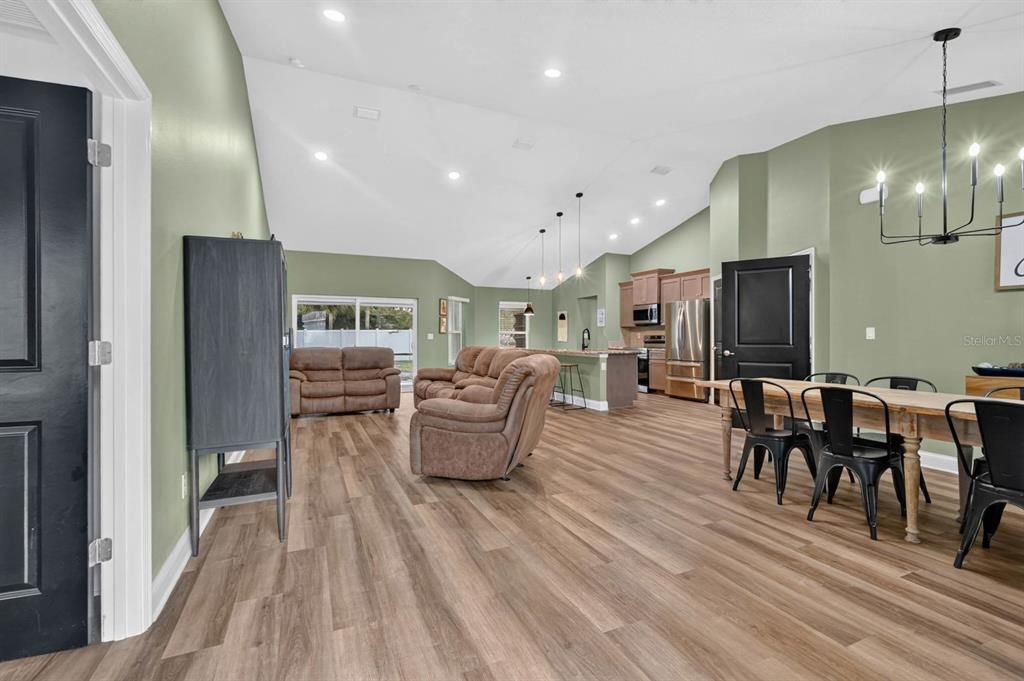 For Sale: $410,000 (3 beds, 2 baths, 2117 Square Feet)