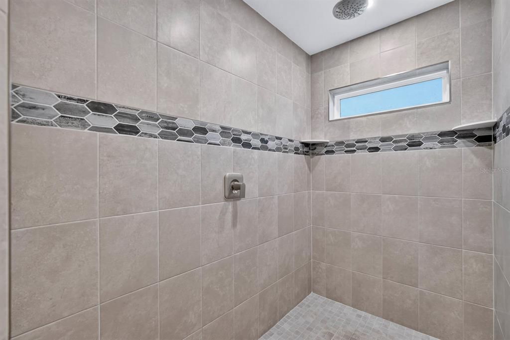 For Sale: $410,000 (3 beds, 2 baths, 2117 Square Feet)