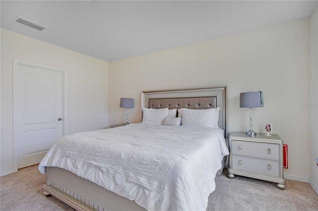 For Sale: $477,999 (4 beds, 2 baths, 1836 Square Feet)