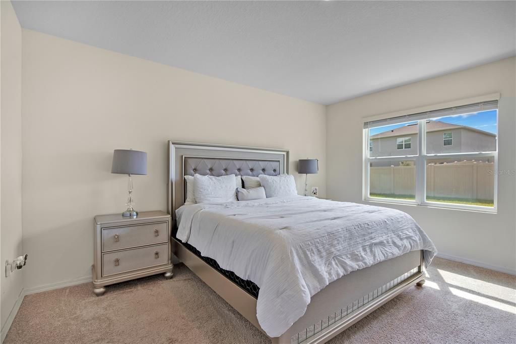 For Sale: $477,999 (4 beds, 2 baths, 1836 Square Feet)
