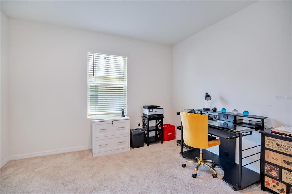 For Sale: $477,999 (4 beds, 2 baths, 1836 Square Feet)