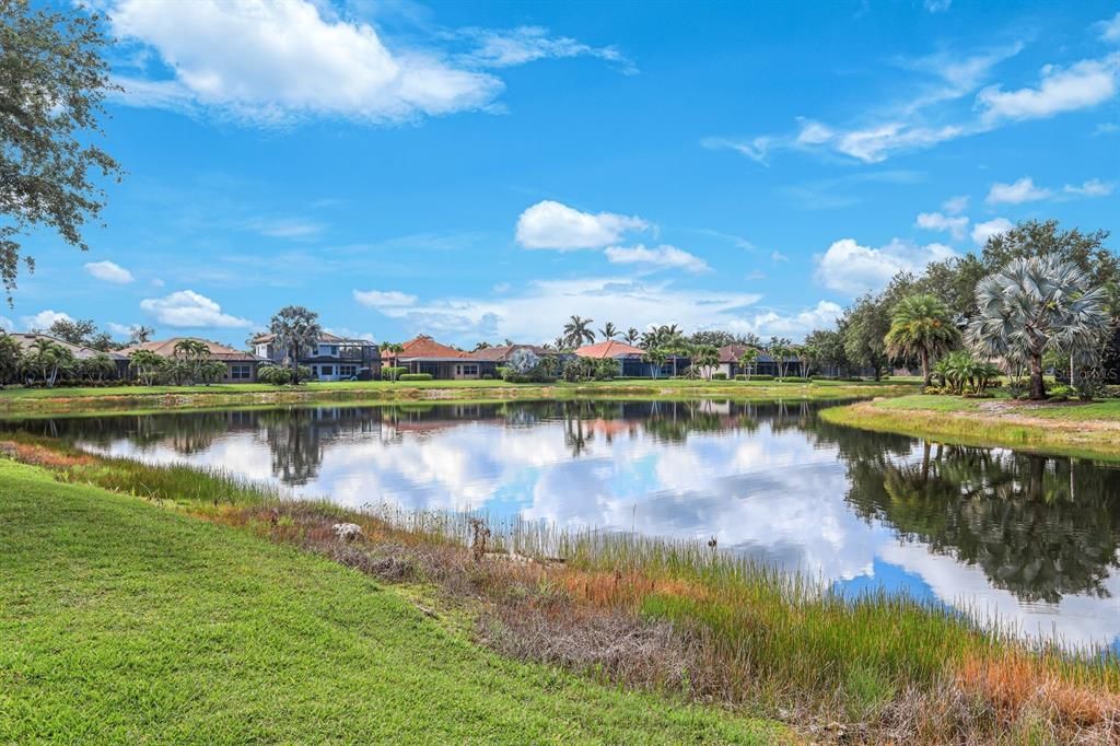 En Venta: $625,000 (4 camas, 2 baños, 1975 Pies cuadrados)