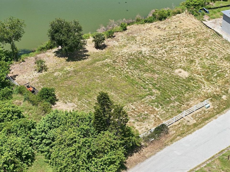 待售: $90,000 (0.28 acres)
