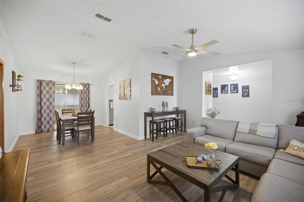 For Sale: $225,000 (3 beds, 2 baths, 1646 Square Feet)