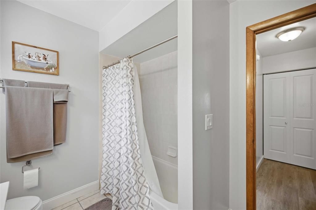 For Sale: $225,000 (3 beds, 2 baths, 1646 Square Feet)