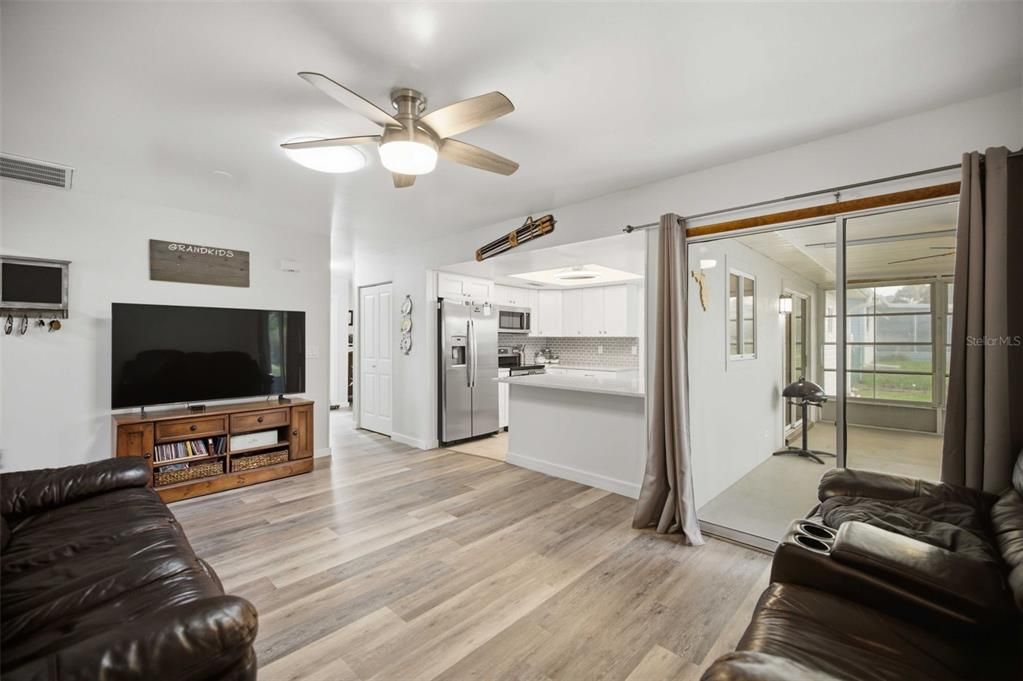 For Sale: $225,000 (3 beds, 2 baths, 1646 Square Feet)