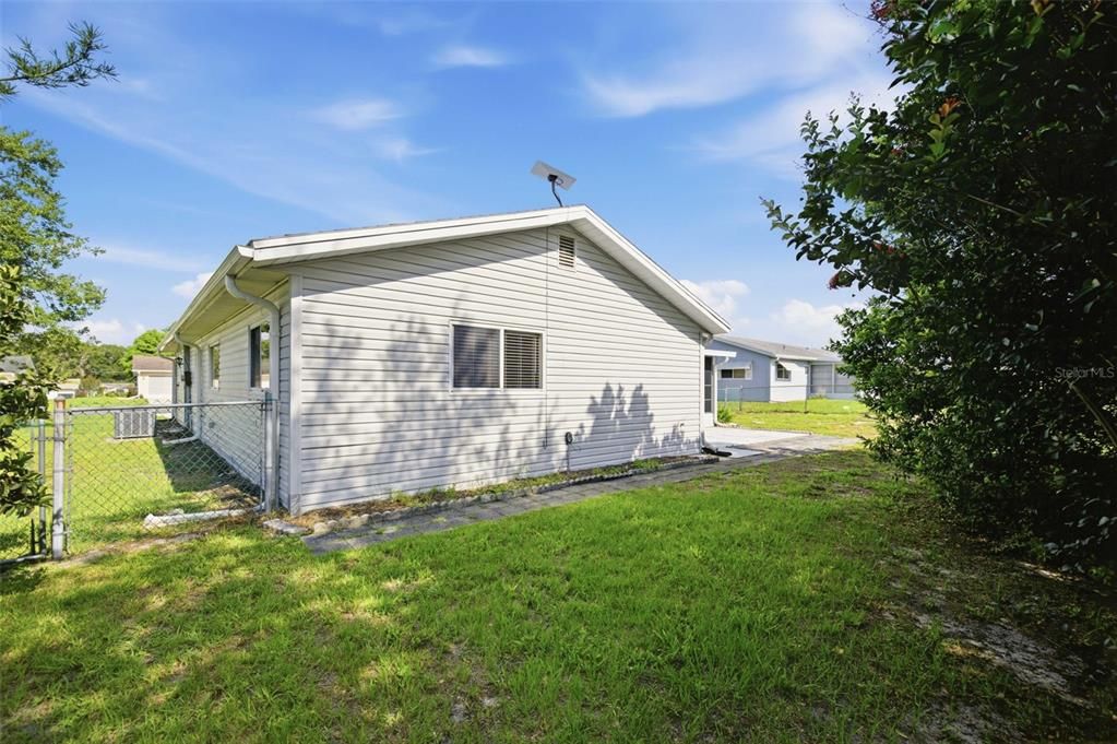 For Sale: $225,000 (3 beds, 2 baths, 1646 Square Feet)