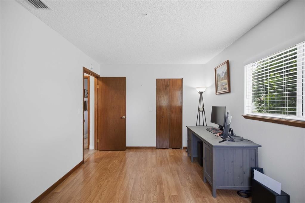 For Sale: $225,000 (3 beds, 2 baths, 1646 Square Feet)