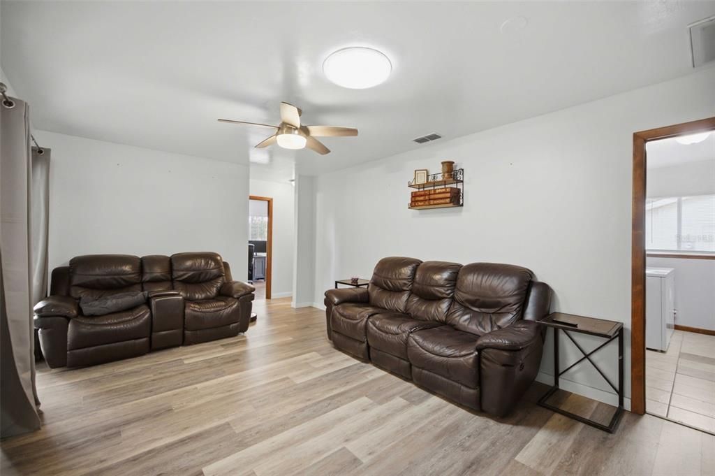 For Sale: $225,000 (3 beds, 2 baths, 1646 Square Feet)