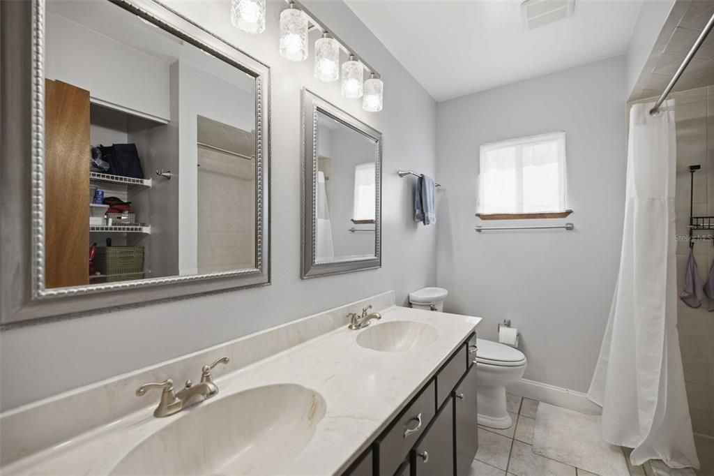 For Sale: $225,000 (3 beds, 2 baths, 1646 Square Feet)