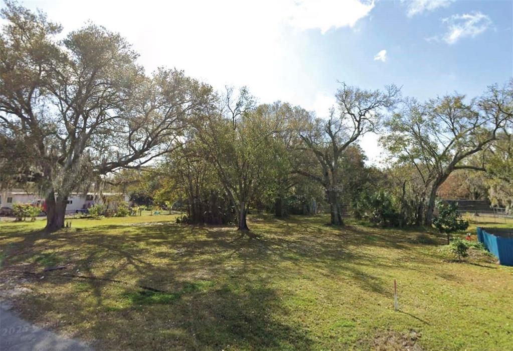 合同活跃: $53,000 (0.37 acres)