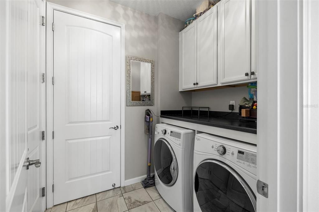 For Rent: $2,895 (2 beds, 2 baths, 1648 Square Feet)
