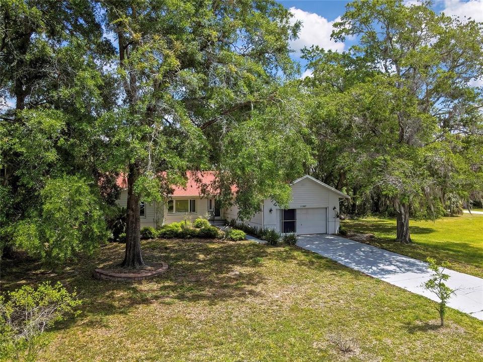 For Sale: $392,500 (3 beds, 2 baths, 2147 Square Feet)