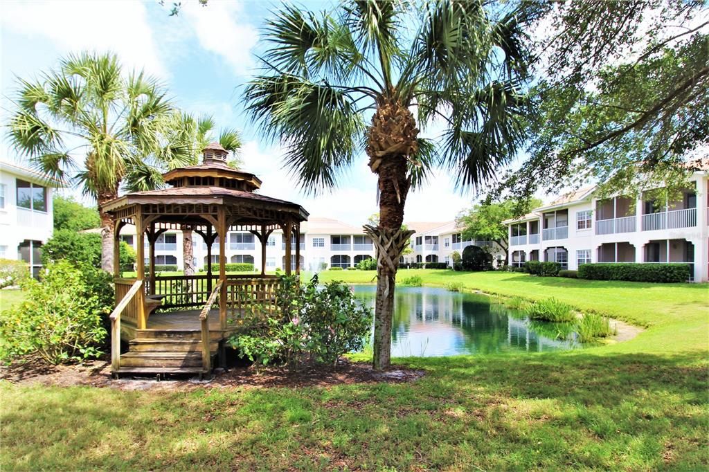 For Rent: $2,399 (2 beds, 2 baths, 1004 Square Feet)