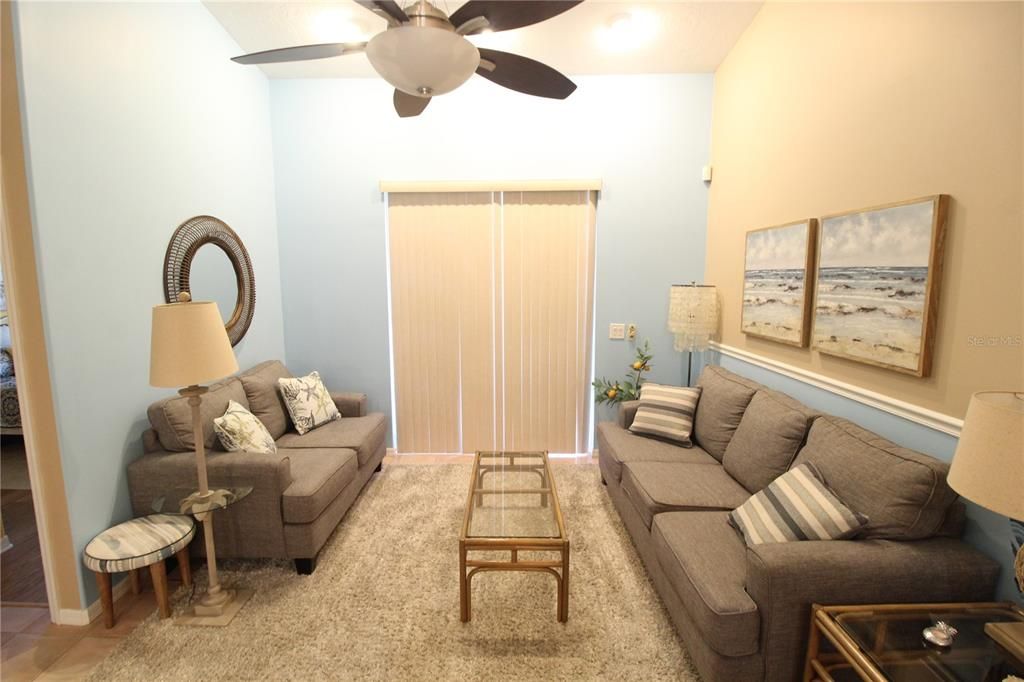 For Rent: $2,399 (2 beds, 2 baths, 1004 Square Feet)