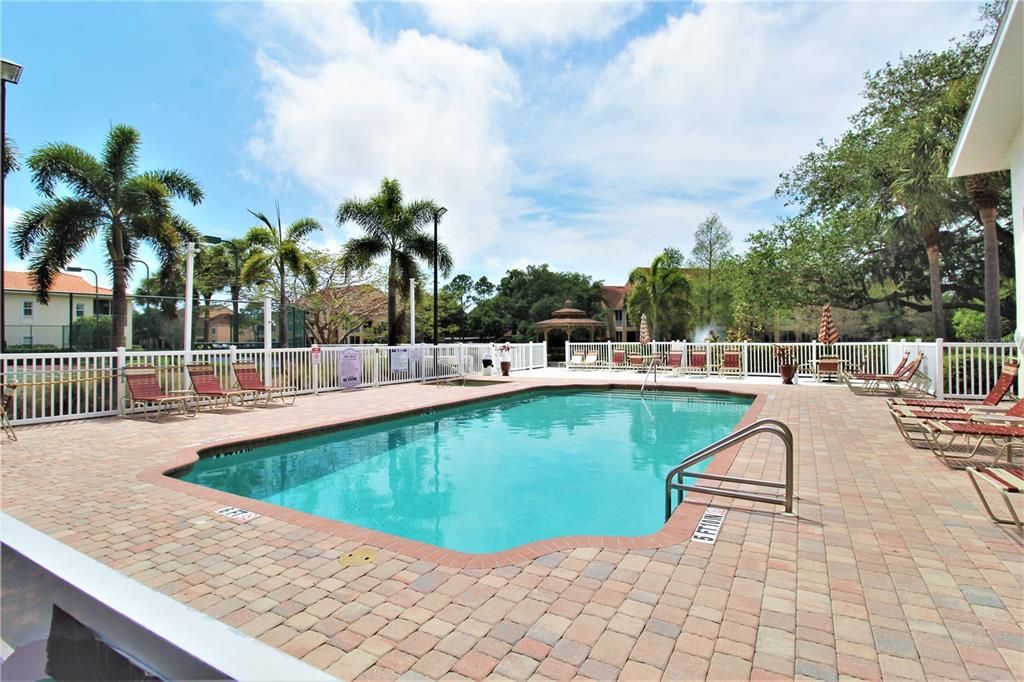For Rent: $2,399 (2 beds, 2 baths, 1004 Square Feet)