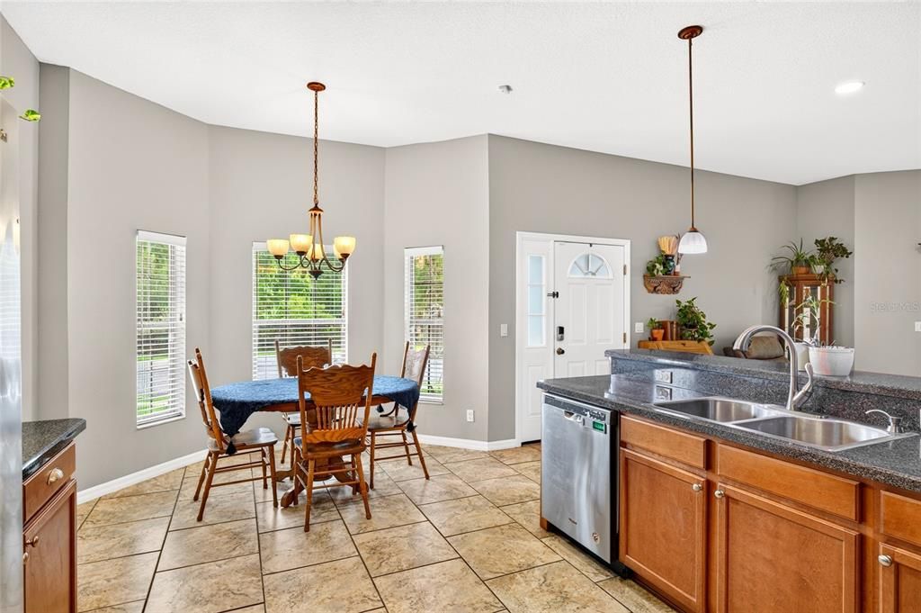 For Sale: $199,000 (2 beds, 2 baths, 1488 Square Feet)