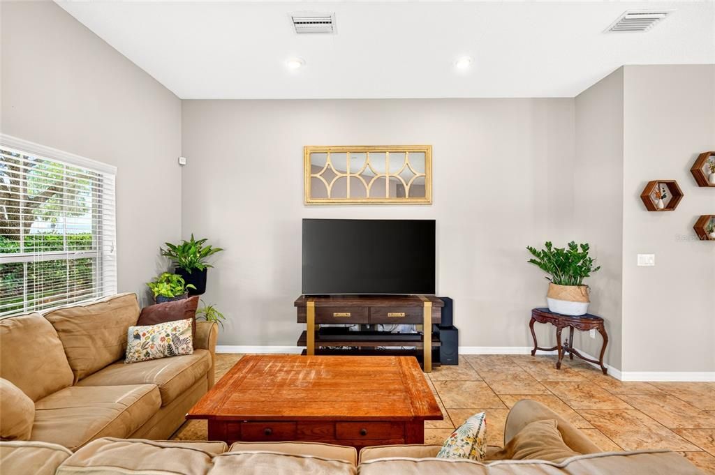 For Sale: $199,000 (2 beds, 2 baths, 1488 Square Feet)