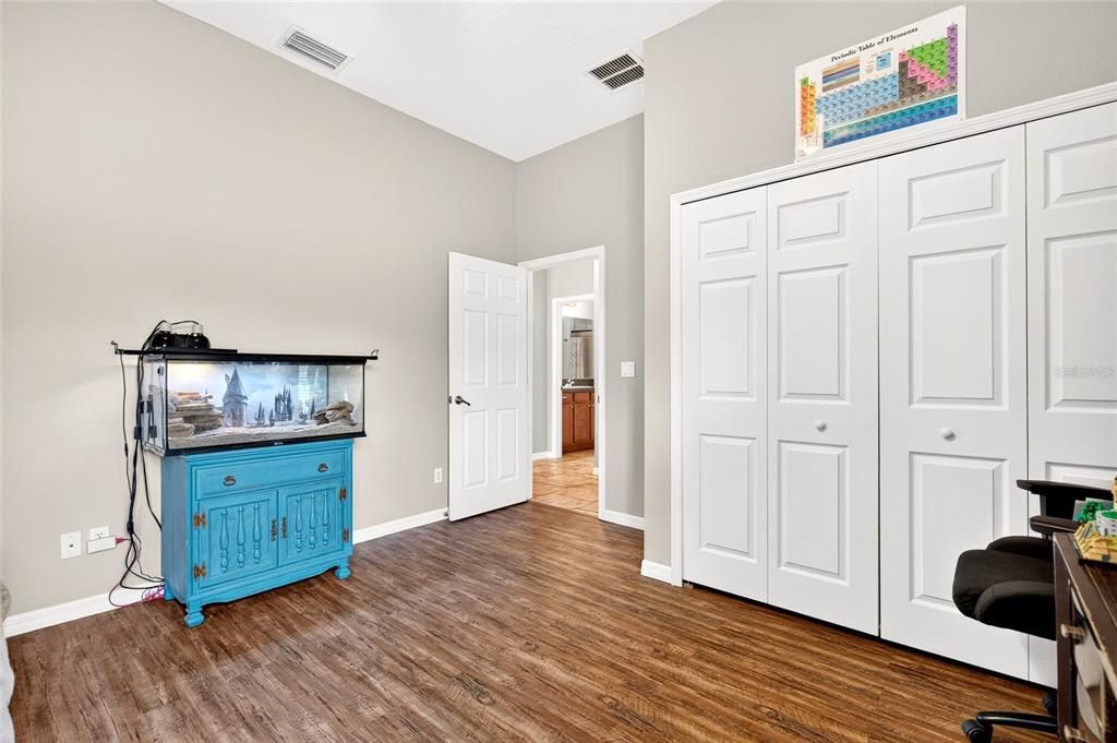For Sale: $199,000 (2 beds, 2 baths, 1488 Square Feet)