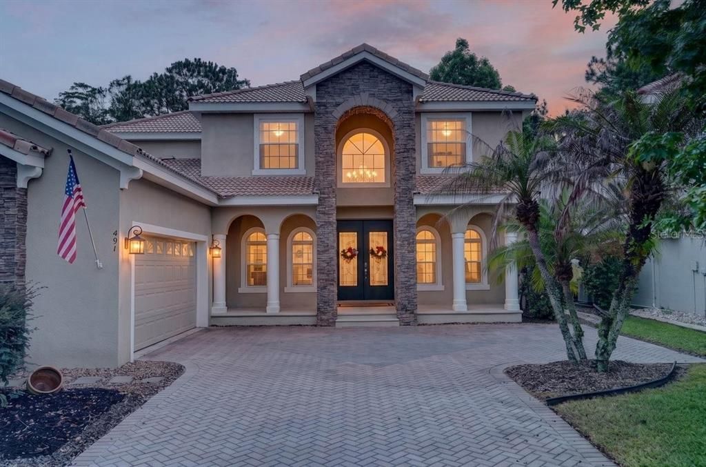 For Sale: $675,000 (5 beds, 3 baths, 2869 Square Feet)