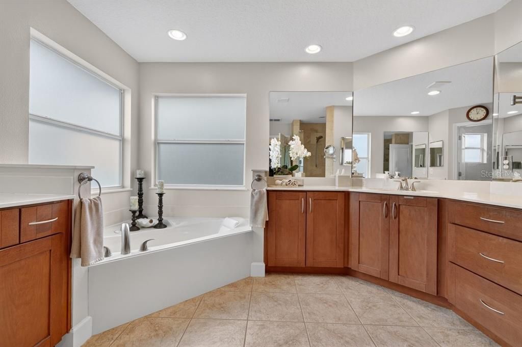 For Sale: $675,000 (5 beds, 3 baths, 2869 Square Feet)
