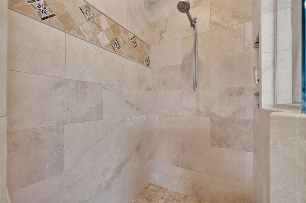 For Sale: $675,000 (5 beds, 3 baths, 2869 Square Feet)