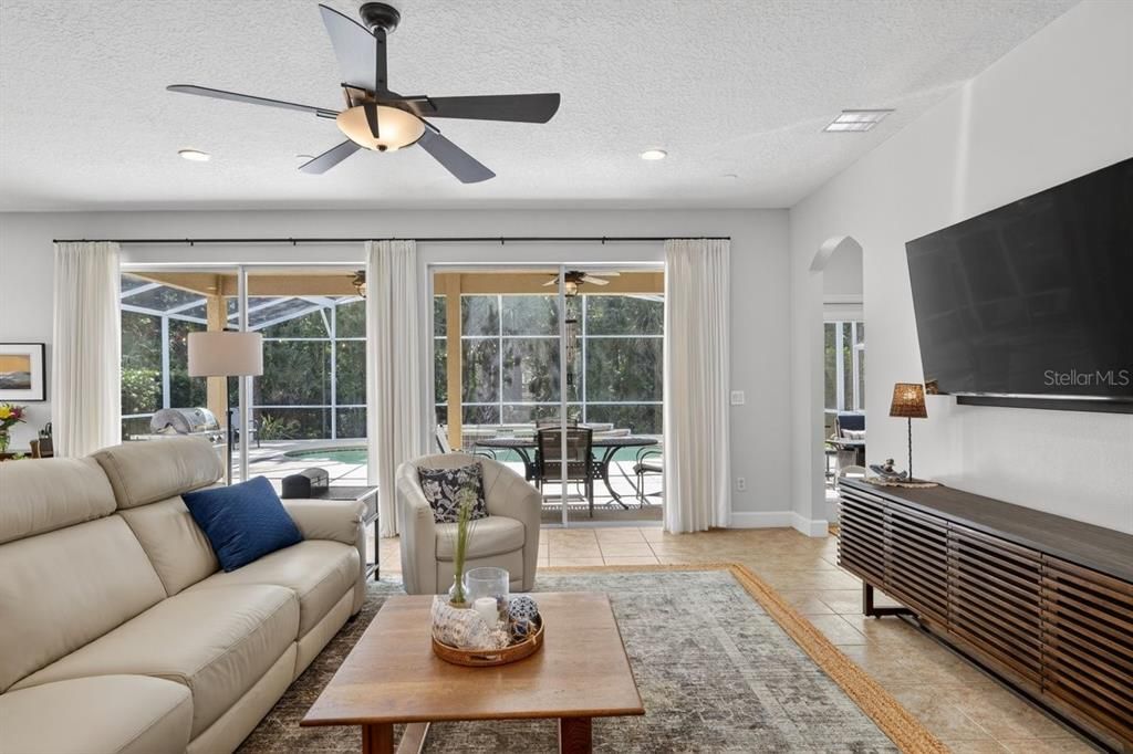 For Sale: $675,000 (5 beds, 3 baths, 2869 Square Feet)