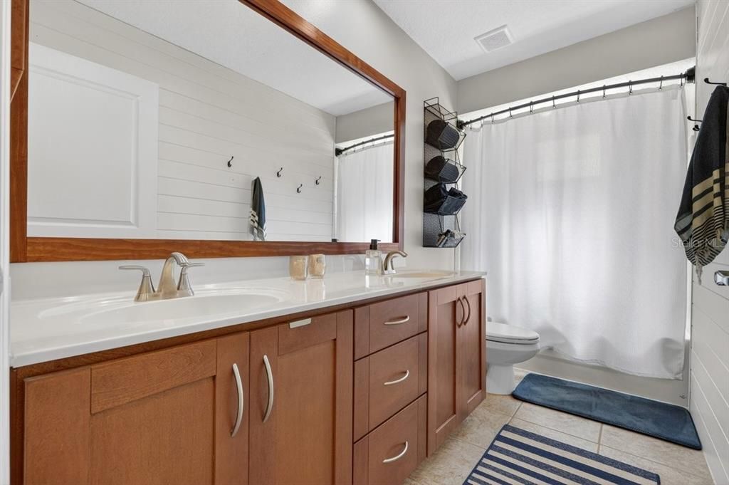 For Sale: $675,000 (5 beds, 3 baths, 2869 Square Feet)