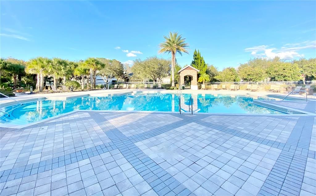 For Rent: $3,000 (5 beds, 3 baths, 2723 Square Feet)