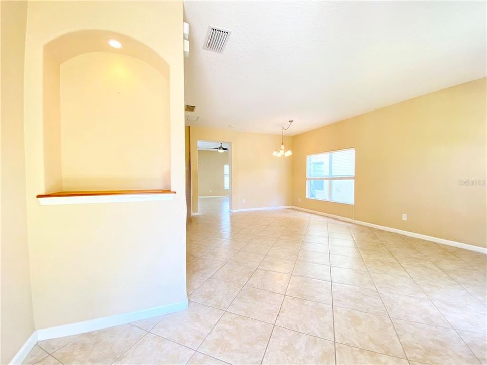 For Rent: $3,000 (5 beds, 3 baths, 2723 Square Feet)