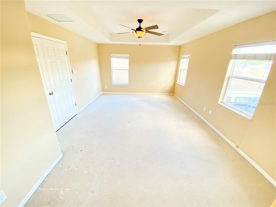 For Rent: $3,000 (5 beds, 3 baths, 2723 Square Feet)