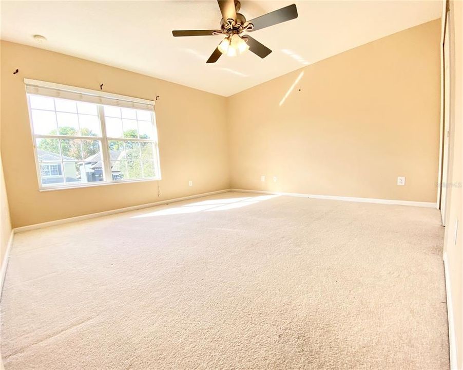 For Rent: $3,000 (5 beds, 3 baths, 2723 Square Feet)