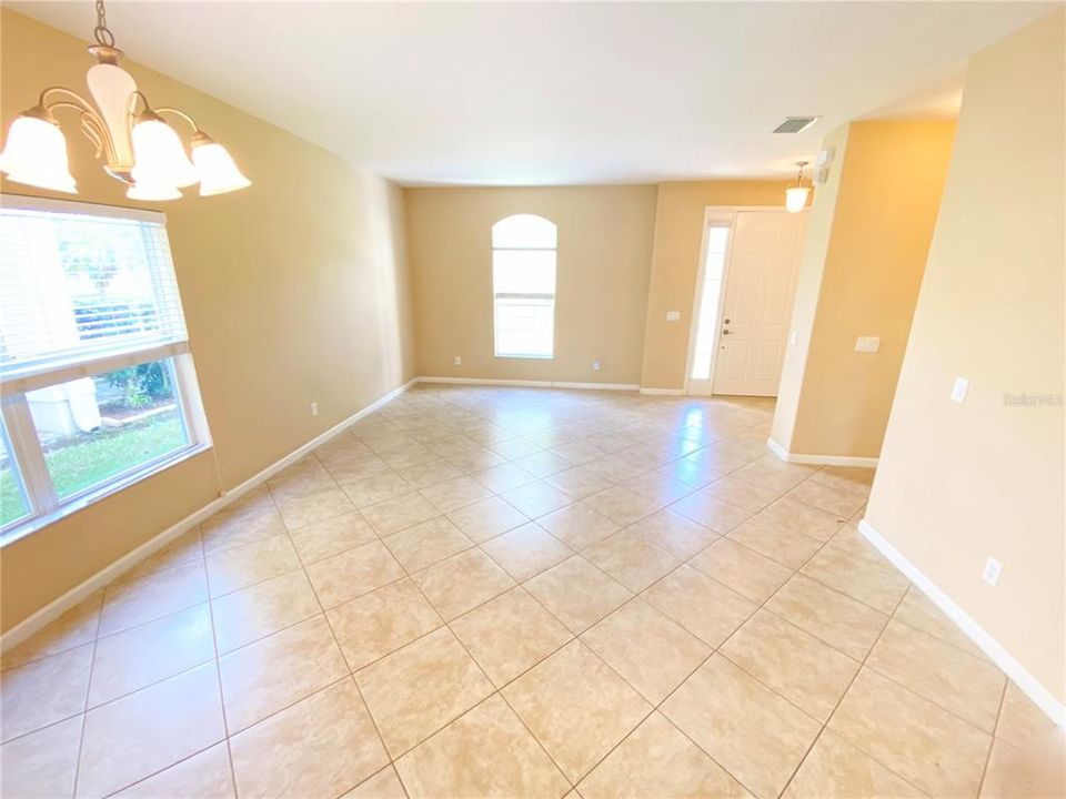 For Rent: $3,000 (5 beds, 3 baths, 2723 Square Feet)