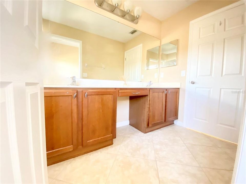 For Rent: $3,000 (5 beds, 3 baths, 2723 Square Feet)
