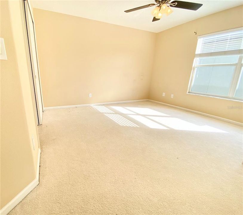 For Rent: $3,000 (5 beds, 3 baths, 2723 Square Feet)