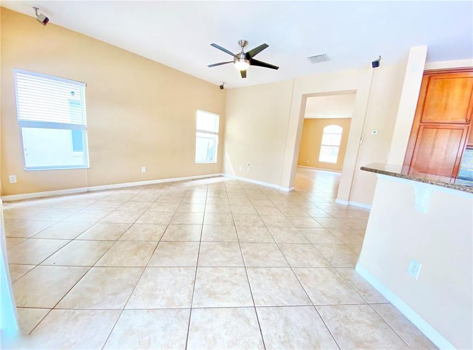 For Rent: $3,000 (5 beds, 3 baths, 2723 Square Feet)