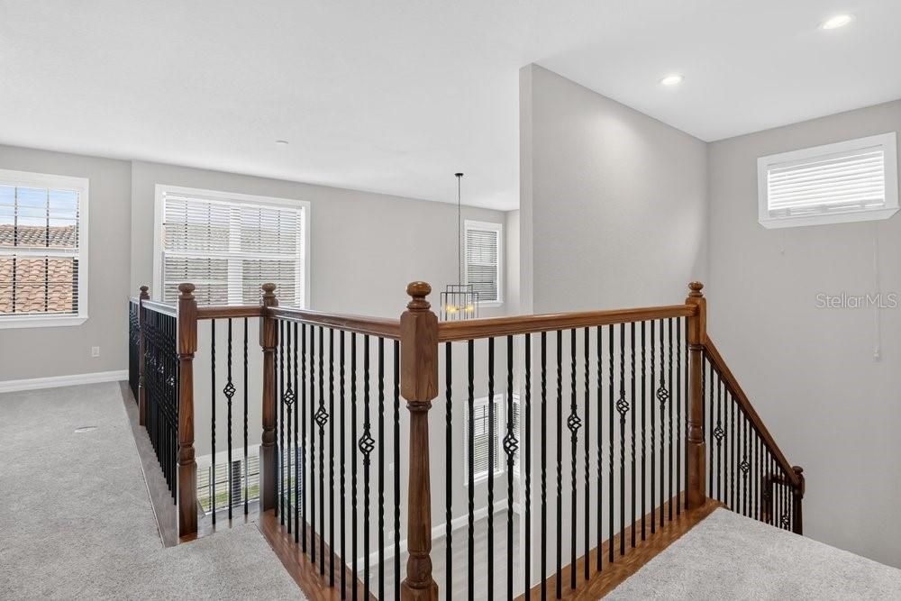 En Venta: $949,900 (4 camas, 3 baños, 2910 Pies cuadrados)