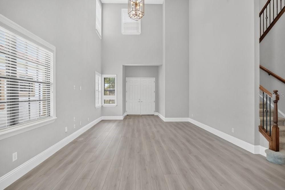 En Venta: $949,900 (4 camas, 3 baños, 2910 Pies cuadrados)