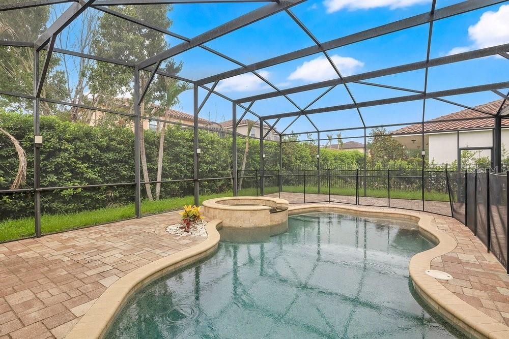 En Venta: $949,900 (4 camas, 3 baños, 2910 Pies cuadrados)