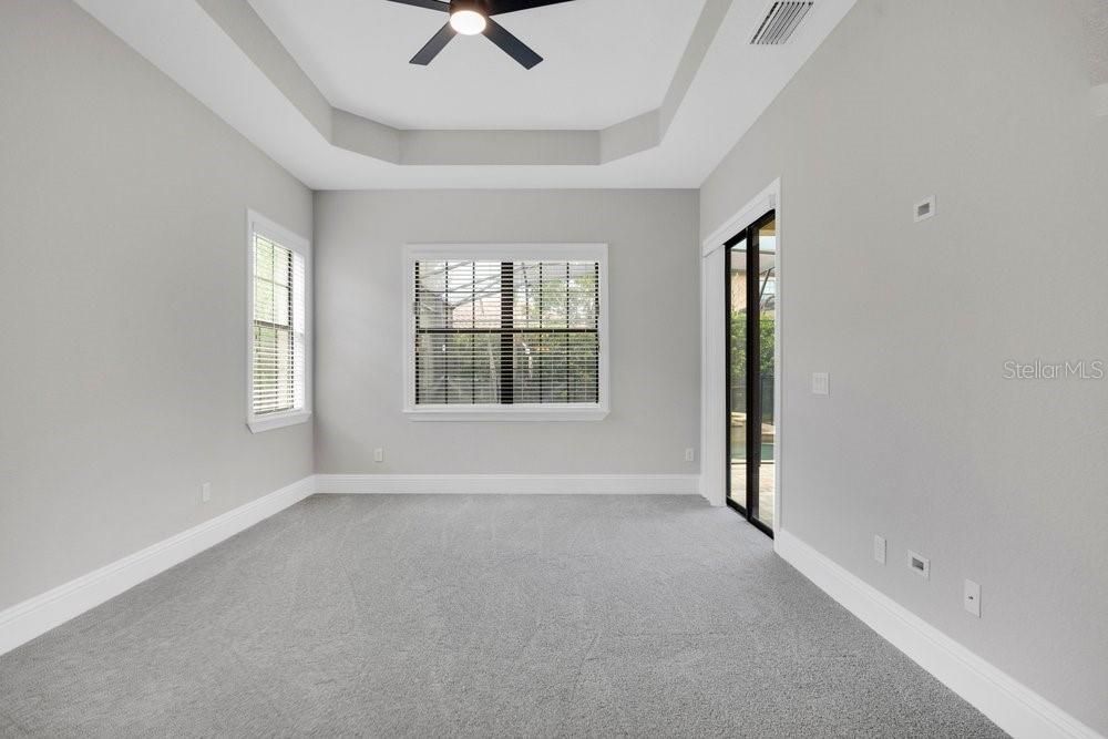 En Venta: $949,900 (4 camas, 3 baños, 2910 Pies cuadrados)