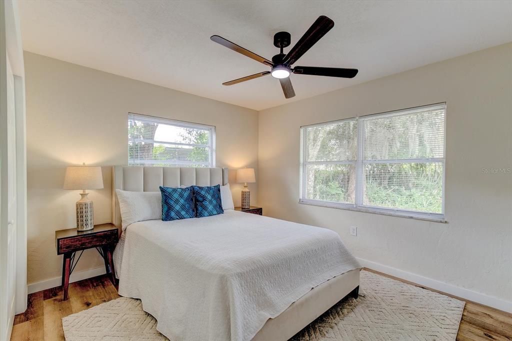 Active With Contract: $269,000 (3 beds, 2 baths, 1212 Square Feet)