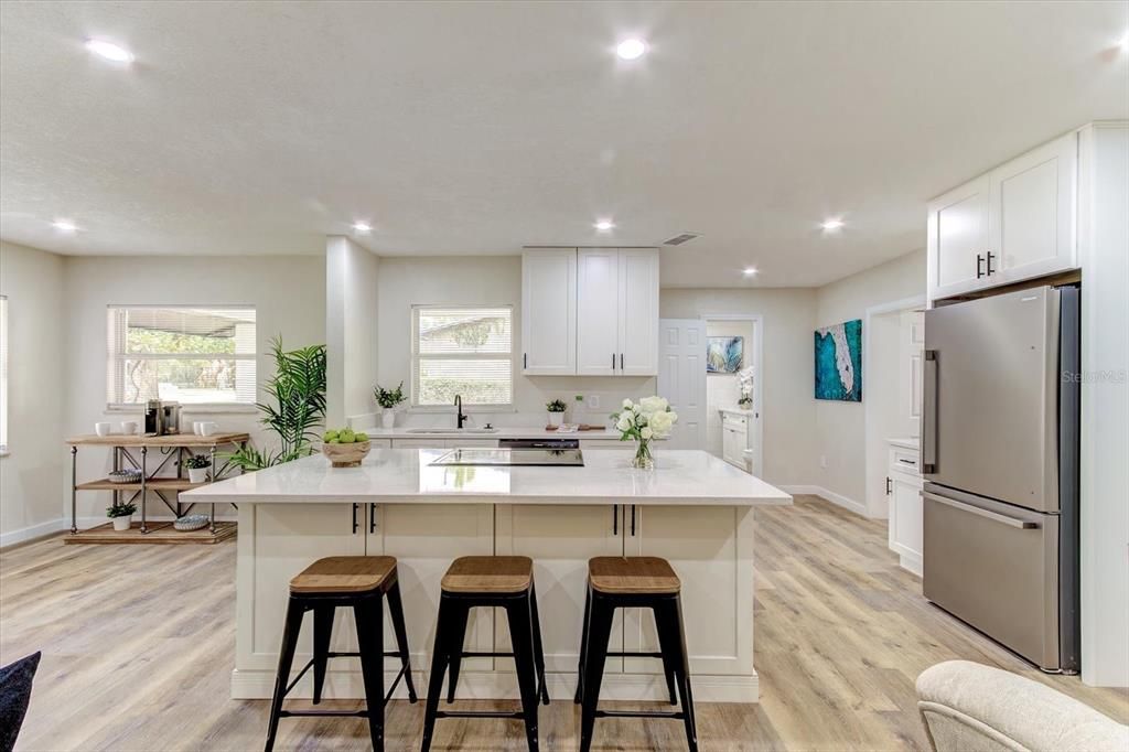 Active With Contract: $269,000 (3 beds, 2 baths, 1212 Square Feet)