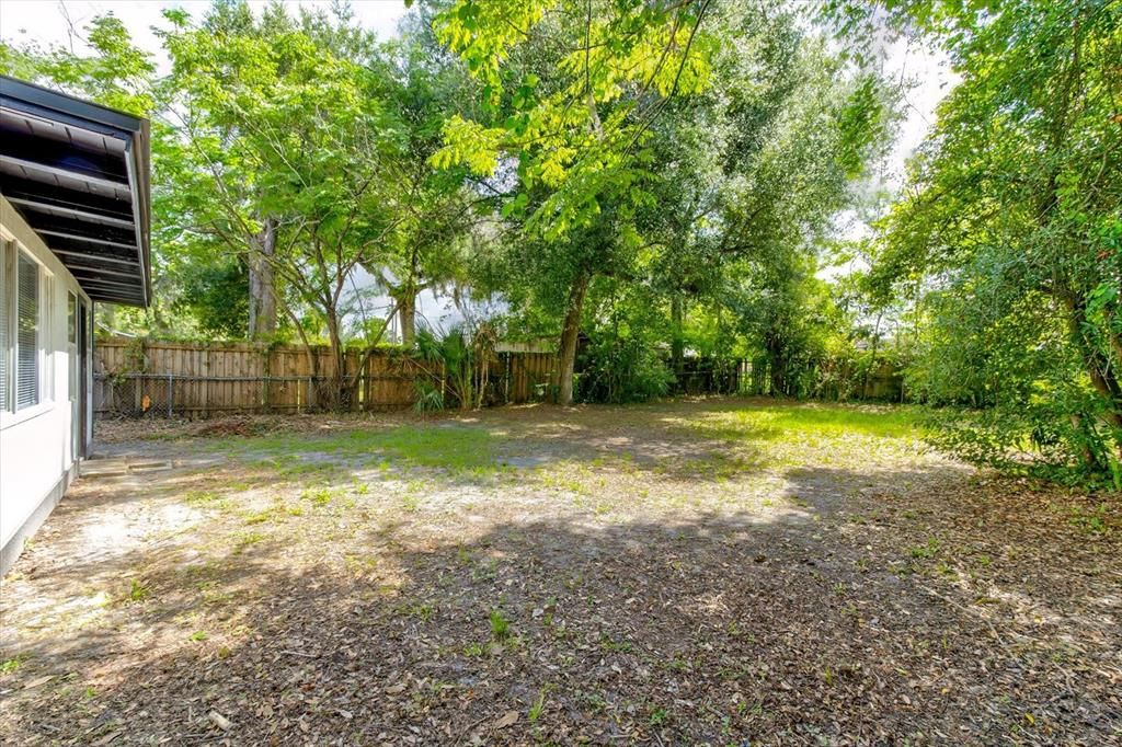 Active With Contract: $269,000 (3 beds, 2 baths, 1212 Square Feet)