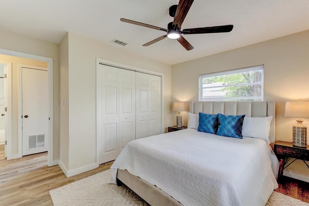 Active With Contract: $269,000 (3 beds, 2 baths, 1212 Square Feet)