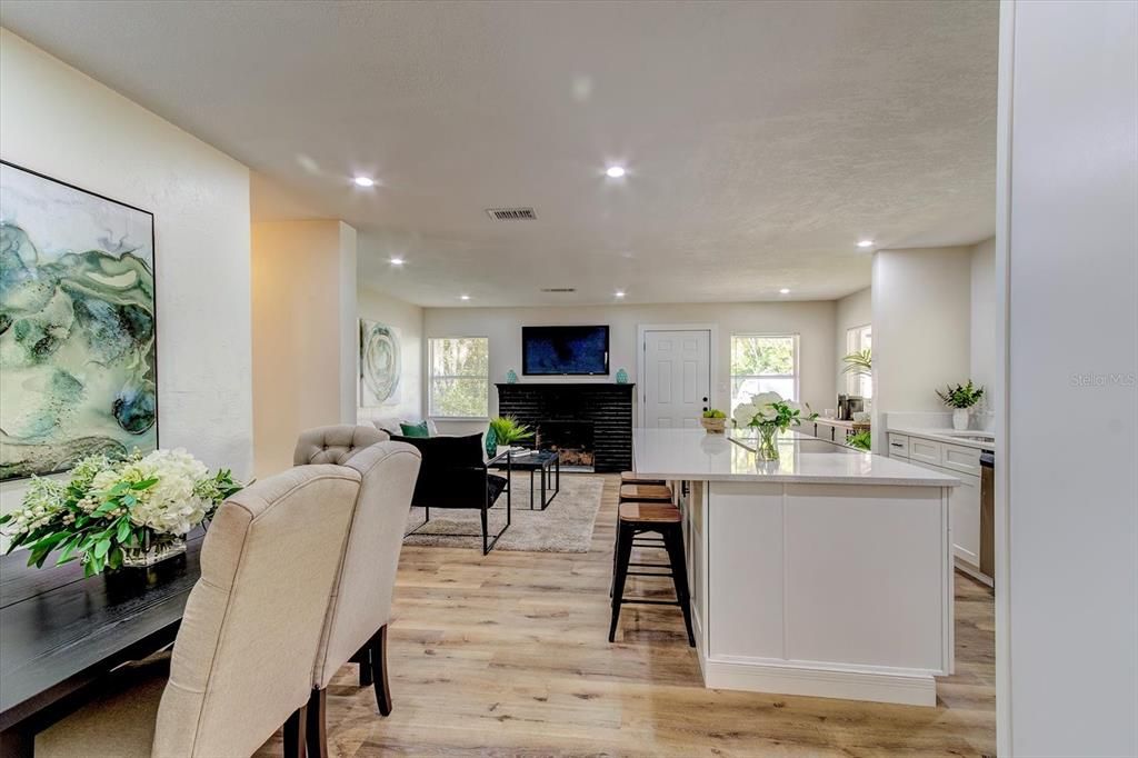 Active With Contract: $269,000 (3 beds, 2 baths, 1212 Square Feet)