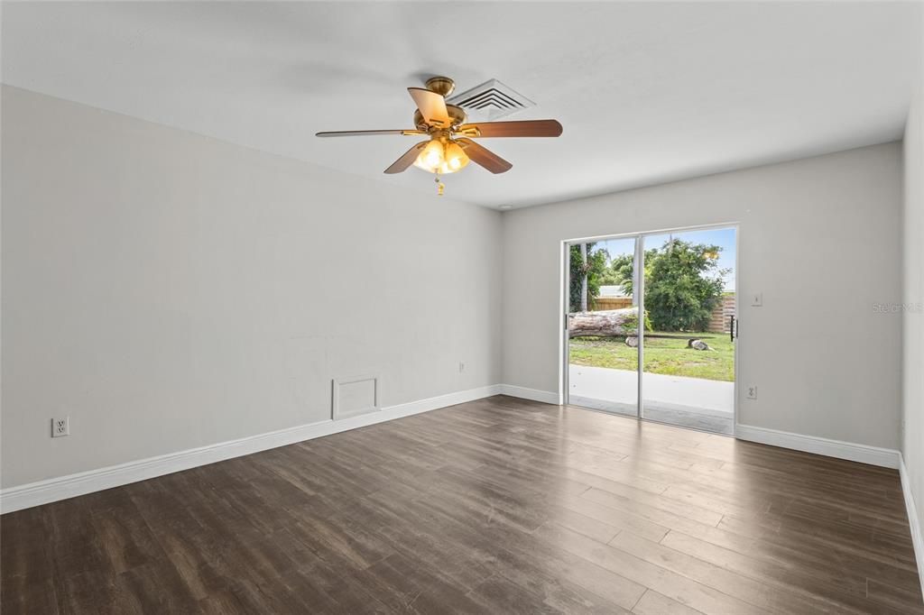 For Sale: $329,000 (3 beds, 2 baths, 1116 Square Feet)