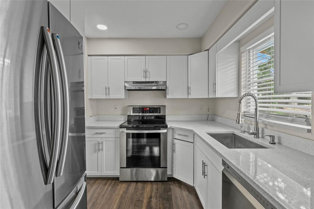 For Sale: $329,000 (3 beds, 2 baths, 1116 Square Feet)