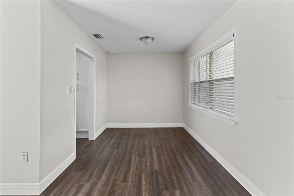 For Sale: $329,000 (3 beds, 2 baths, 1116 Square Feet)